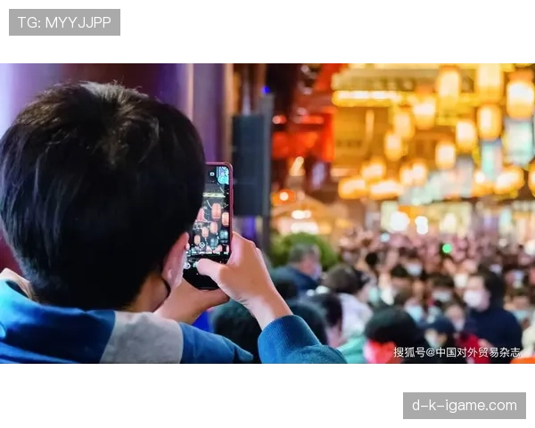 傅海峰手表比我年薪还贵，看到他家厨房那张照我突然怀疑人生